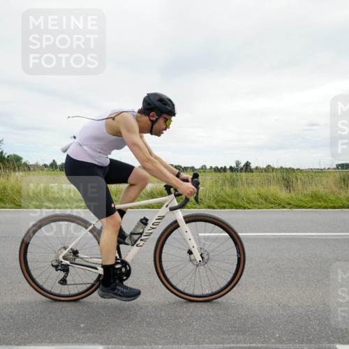 31.08.2025 - Elbe Triathlon Hamburg Michael Burmester http://msf.ph/oto/8693963 31.08.2025 14:15:28 Radfahren 135, 136, 147 meine-sportfotos.de