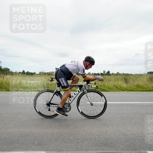 31.08.2025 - Elbe Triathlon Hamburg Michael Burmester http://msf.ph/oto/8693965 31.08.2025 14:15:28 Radfahren 135, 136, 147 meine-sportfotos.de