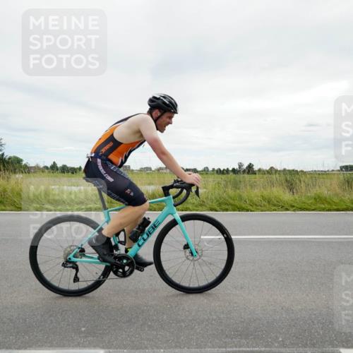 31.08.2025 - Elbe Triathlon Hamburg Michael Burmester http://msf.ph/oto/8693968 31.08.2025 14:16:06 Radfahren 122, 129 meine-sportfotos.de