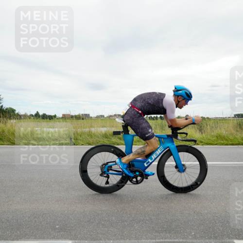 31.08.2025 - Elbe Triathlon Hamburg Michael Burmester http://msf.ph/oto/8693969 31.08.2025 14:16:09 Radfahren 122, 129 meine-sportfotos.de
