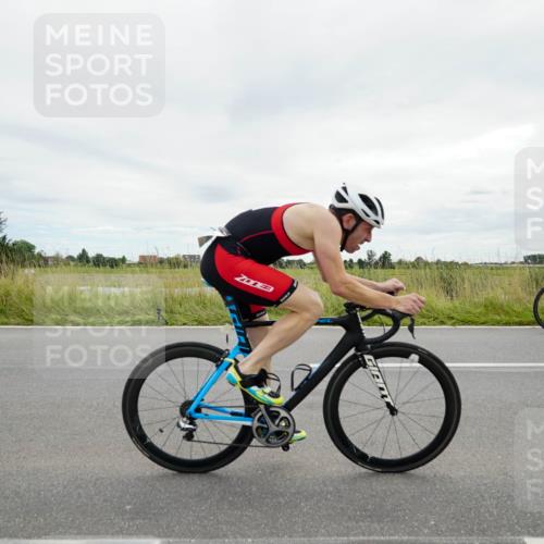 31.08.2025 - Elbe Triathlon Hamburg Michael Burmester http://msf.ph/oto/8693974 31.08.2025 14:16:17 Radfahren 131, 145 meine-sportfotos.de