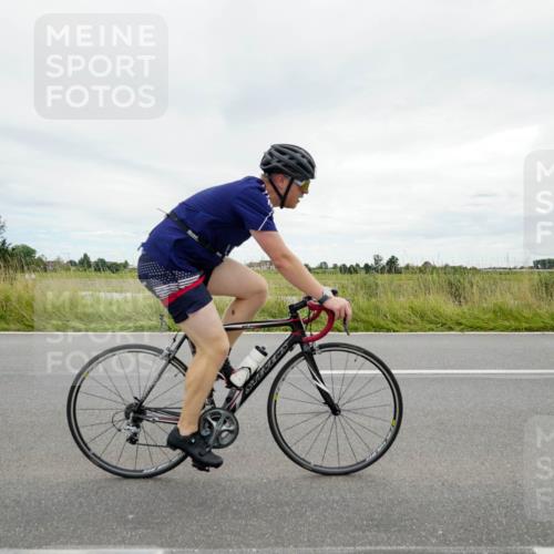 31.08.2025 - Elbe Triathlon Hamburg Michael Burmester http://msf.ph/oto/8693986 31.08.2025 14:16:36 Radfahren 161, 163 meine-sportfotos.de