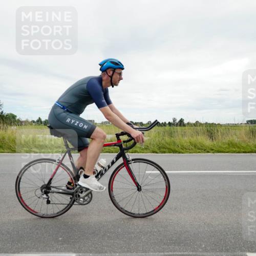 31.08.2025 - Elbe Triathlon Hamburg Michael Burmester http://msf.ph/oto/8693987 31.08.2025 14:16:42 Radfahren 163 meine-sportfotos.de