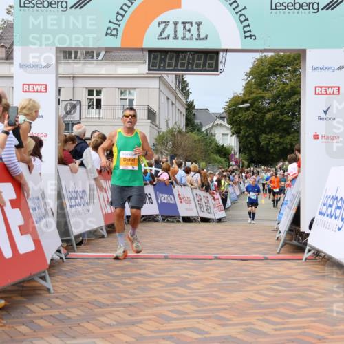 31.08.2025 - 21. Blankeneser Heldenlauf Strokosch-Dieckow http://msf.ph/oto/8693989 31.08.2025 12:36:01 Ziel 5480, 5488, 5514 meine-sportfotos.de