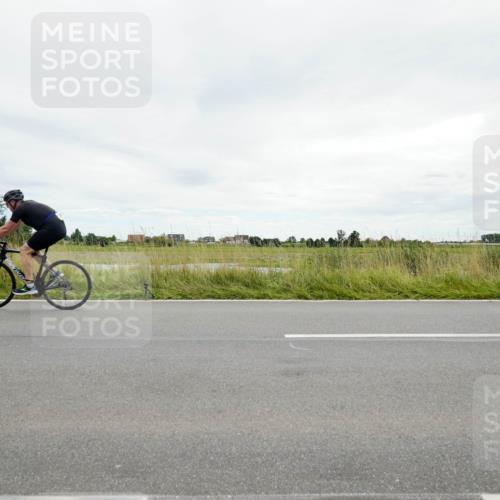 31.08.2025 - Elbe Triathlon Hamburg Michael Burmester http://msf.ph/oto/8693990 31.08.2025 14:16:48 Radfahren  meine-sportfotos.de