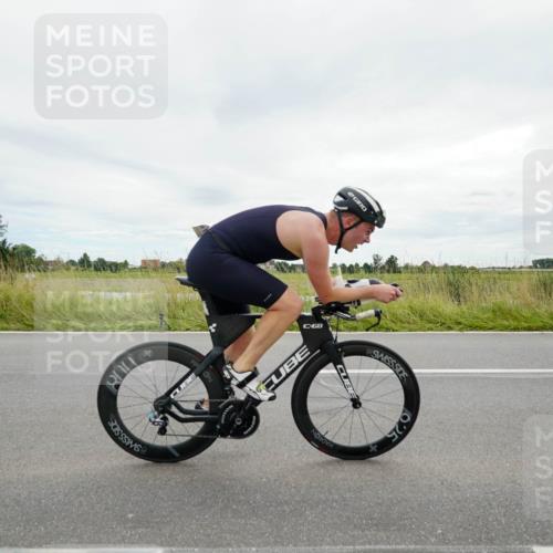 31.08.2025 - Elbe Triathlon Hamburg Michael Burmester http://msf.ph/oto/8693991 31.08.2025 14:16:55 Radfahren 141 meine-sportfotos.de