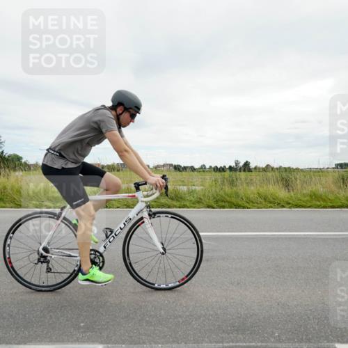 31.08.2025 - Elbe Triathlon Hamburg Michael Burmester http://msf.ph/oto/8693994 31.08.2025 14:17:05 Radfahren 130, 146 meine-sportfotos.de