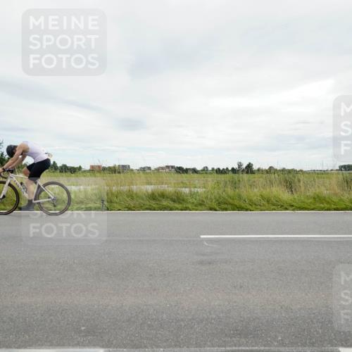 31.08.2025 - Elbe Triathlon Hamburg Michael Burmester http://msf.ph/oto/8694004 31.08.2025 14:17:27 Radfahren 125, 140, 144 meine-sportfotos.de
