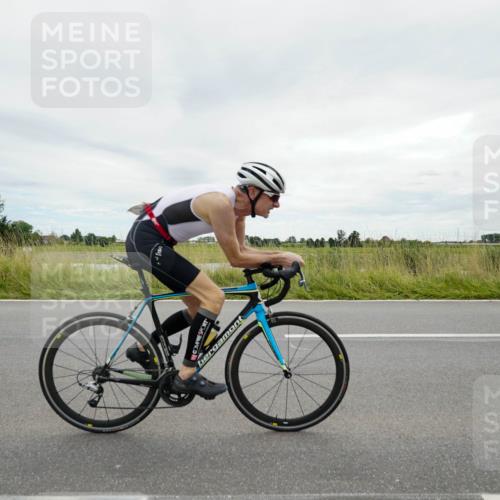 31.08.2025 - Elbe Triathlon Hamburg Michael Burmester http://msf.ph/oto/8694005 31.08.2025 14:17:33 Radfahren 140 meine-sportfotos.de