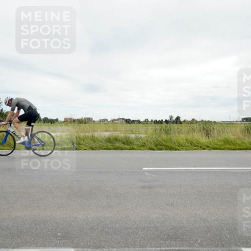 31.08.2025 - Elbe Triathlon Hamburg Michael Burmester http://msf.ph/oto/8694011 31.08.2025 14:17:39 Radfahren 149 meine-sportfotos.de