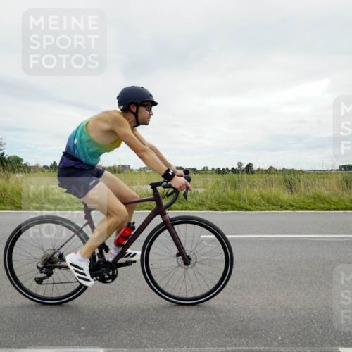 31.08.2025 - Elbe Triathlon Hamburg Michael Burmester http://msf.ph/oto/8694014 31.08.2025 14:17:50 Radfahren 155 meine-sportfotos.de