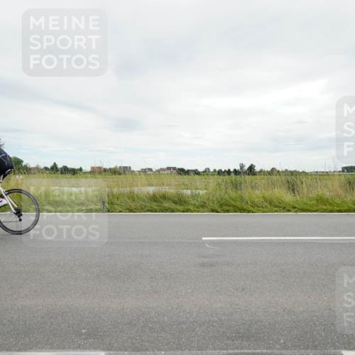 31.08.2025 - Elbe Triathlon Hamburg Michael Burmester http://msf.ph/oto/8694021 31.08.2025 14:18:21 Radfahren 124 meine-sportfotos.de