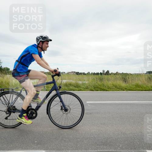 31.08.2025 - Elbe Triathlon Hamburg Michael Burmester http://msf.ph/oto/8694022 31.08.2025 14:18:23 Radfahren 124 meine-sportfotos.de