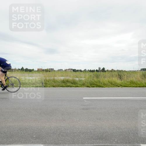 31.08.2025 - Elbe Triathlon Hamburg Michael Burmester http://msf.ph/oto/8694025 31.08.2025 14:18:37 Radfahren 143, 156 meine-sportfotos.de