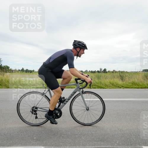 31.08.2025 - Elbe Triathlon Hamburg Michael Burmester http://msf.ph/oto/8694027 31.08.2025 14:18:38 Radfahren 143, 156 meine-sportfotos.de