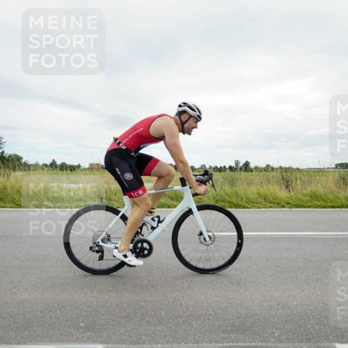 31.08.2025 - Elbe Triathlon Hamburg Michael Burmester http://msf.ph/oto/8694035 31.08.2025 14:18:57 Radfahren 121, 139, 154 meine-sportfotos.de