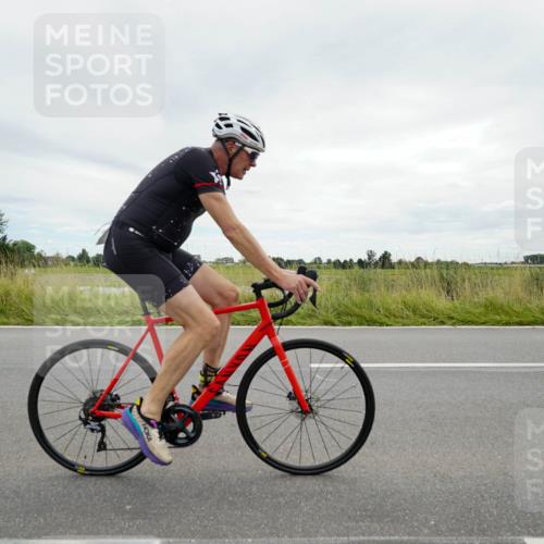 31.08.2025 - Elbe Triathlon Hamburg Michael Burmester http://msf.ph/oto/8694036 31.08.2025 14:18:59 Radfahren 121, 139, 154 meine-sportfotos.de