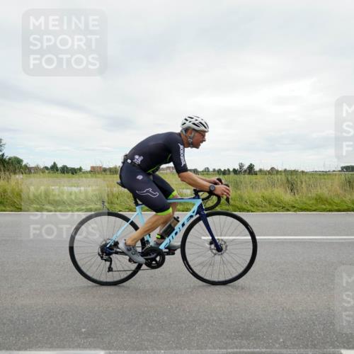 31.08.2025 - Elbe Triathlon Hamburg Michael Burmester http://msf.ph/oto/8694039 31.08.2025 14:19:18 Radfahren 151 meine-sportfotos.de