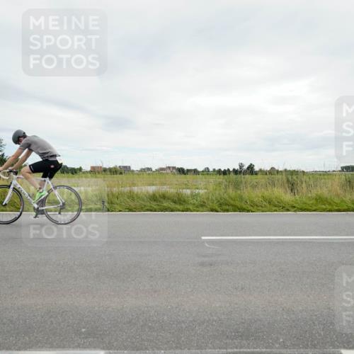 31.08.2025 - Elbe Triathlon Hamburg Michael Burmester http://msf.ph/oto/8694044 31.08.2025 14:19:29 Radfahren 126, 127, 132, 142 meine-sportfotos.de
