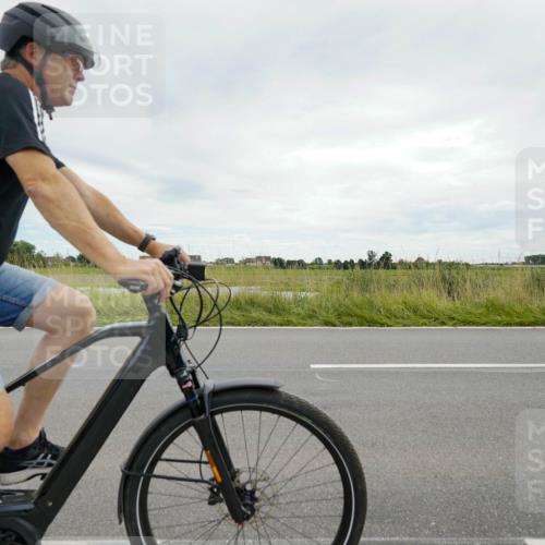 31.08.2025 - Elbe Triathlon Hamburg Michael Burmester http://msf.ph/oto/8694047 31.08.2025 14:19:32 Radfahren 123, 127, 142 meine-sportfotos.de