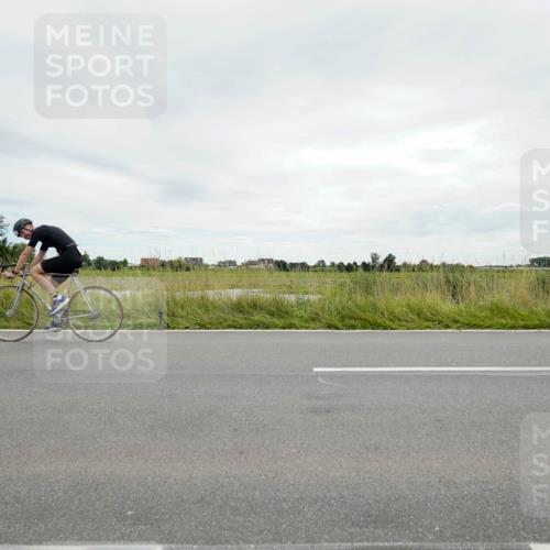 31.08.2025 - Elbe Triathlon Hamburg Michael Burmester http://msf.ph/oto/8694055 31.08.2025 14:19:37 Radfahren 123, 127 meine-sportfotos.de