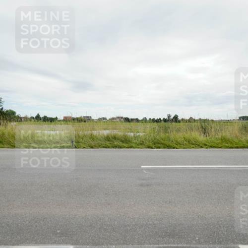 31.08.2025 - Elbe Triathlon Hamburg Michael Burmester http://msf.ph/oto/8694056 31.08.2025 14:19:37 Radfahren 123, 127 meine-sportfotos.de