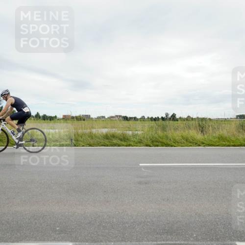 31.08.2025 - Elbe Triathlon Hamburg Michael Burmester http://msf.ph/oto/8694058 31.08.2025 14:19:45 Radfahren 164 meine-sportfotos.de