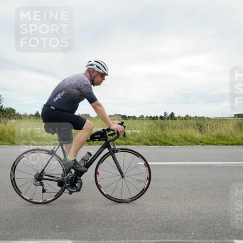 31.08.2025 - Elbe Triathlon Hamburg Michael Burmester http://msf.ph/oto/8694060 31.08.2025 14:19:52 Radfahren 158, 164 meine-sportfotos.de
