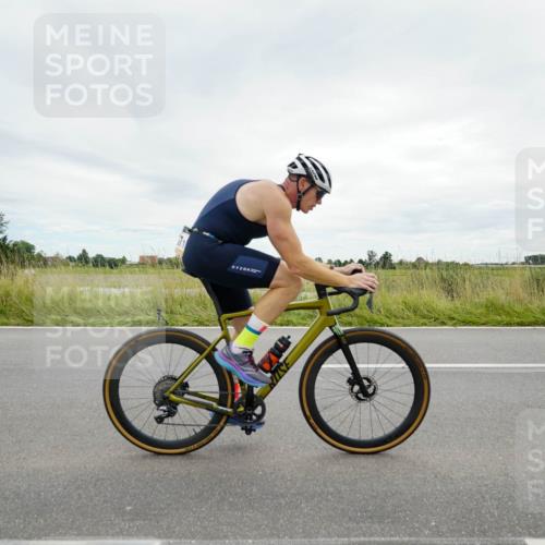 31.08.2025 - Elbe Triathlon Hamburg Michael Burmester http://msf.ph/oto/8694064 31.08.2025 14:20:11 Radfahren  meine-sportfotos.de