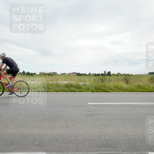31.08.2025 - Elbe Triathlon Hamburg Michael Burmester http://msf.ph/oto/8694074 31.08.2025 14:21:11 Radfahren 161 meine-sportfotos.de