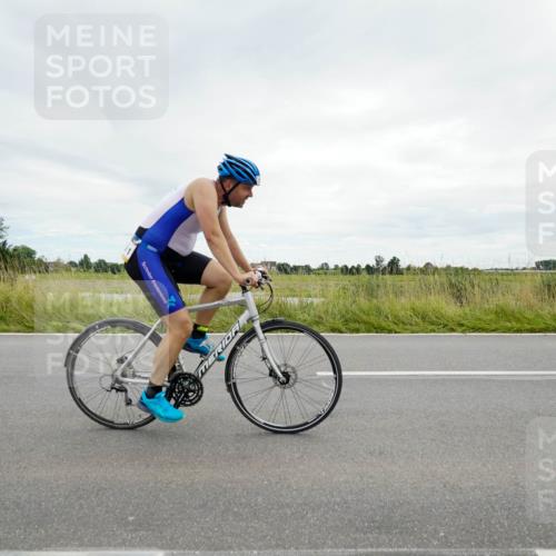 31.08.2025 - Elbe Triathlon Hamburg Michael Burmester http://msf.ph/oto/8694076 31.08.2025 14:21:18 Radfahren  meine-sportfotos.de