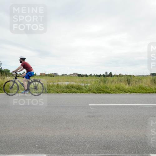 31.08.2025 - Elbe Triathlon Hamburg Michael Burmester http://msf.ph/oto/8694081 31.08.2025 14:21:56 Radfahren  meine-sportfotos.de