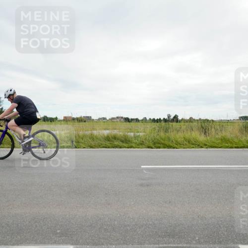 31.08.2025 - Elbe Triathlon Hamburg Michael Burmester http://msf.ph/oto/8694083 31.08.2025 14:21:57 Radfahren  meine-sportfotos.de