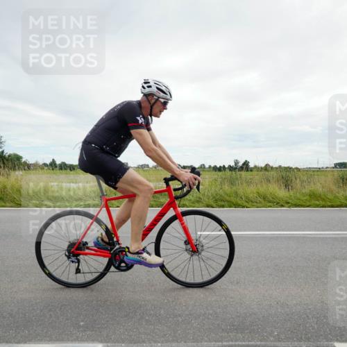31.08.2025 - Elbe Triathlon Hamburg Michael Burmester http://msf.ph/oto/8694095 31.08.2025 14:23:52 Radfahren 154 meine-sportfotos.de
