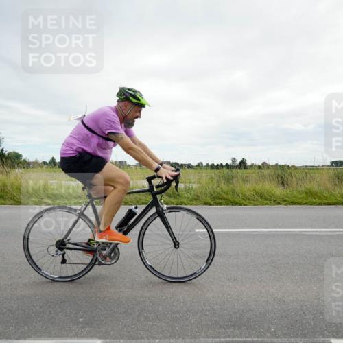 31.08.2025 - Elbe Triathlon Hamburg Michael Burmester http://msf.ph/oto/8694096 31.08.2025 14:24:38 Radfahren 142 meine-sportfotos.de