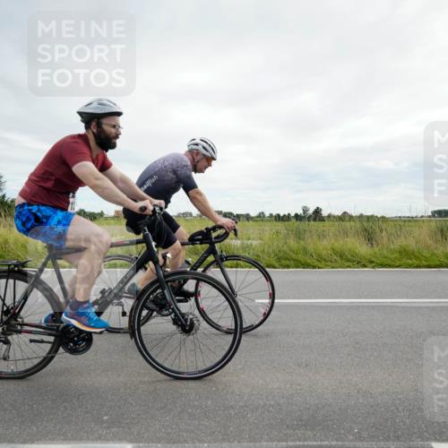31.08.2025 - Elbe Triathlon Hamburg Michael Burmester http://msf.ph/oto/8694098 31.08.2025 14:24:58 Radfahren 126, 158 meine-sportfotos.de