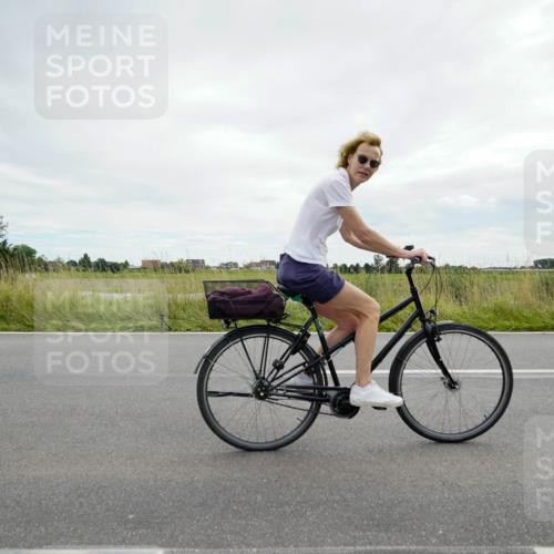 31.08.2025 - Elbe Triathlon Hamburg Michael Burmester http://msf.ph/oto/8694103 31.08.2025 14:25:55 Radfahren  meine-sportfotos.de