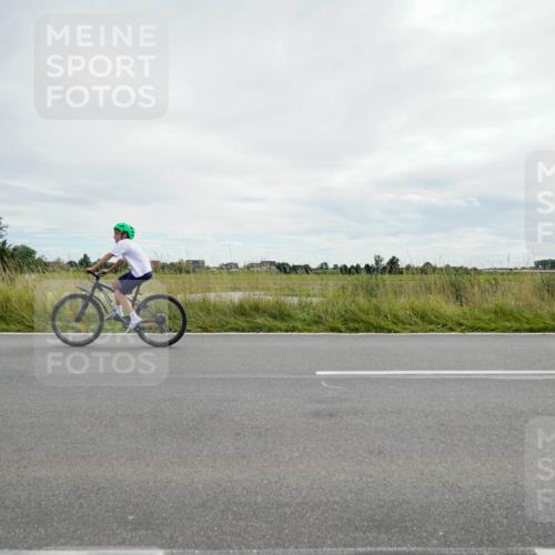 31.08.2025 - Elbe Triathlon Hamburg Michael Burmester http://msf.ph/oto/8694108 31.08.2025 14:28:34 Radfahren  meine-sportfotos.de