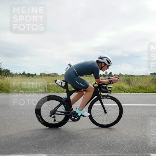 31.08.2025 - Elbe Triathlon Hamburg Michael Burmester http://msf.ph/oto/8694116 31.08.2025 14:32:47 Radfahren 160 meine-sportfotos.de