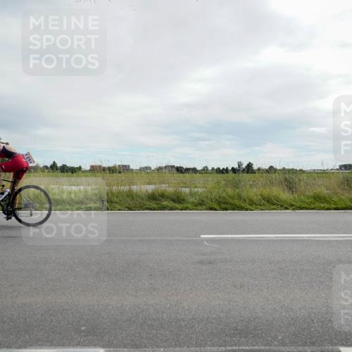 31.08.2025 - Elbe Triathlon Hamburg Michael Burmester http://msf.ph/oto/8694123 31.08.2025 14:35:17 Radfahren  meine-sportfotos.de
