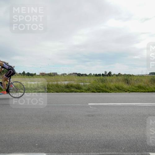 31.08.2025 - Elbe Triathlon Hamburg Michael Burmester http://msf.ph/oto/8694125 31.08.2025 14:36:15 Radfahren  meine-sportfotos.de