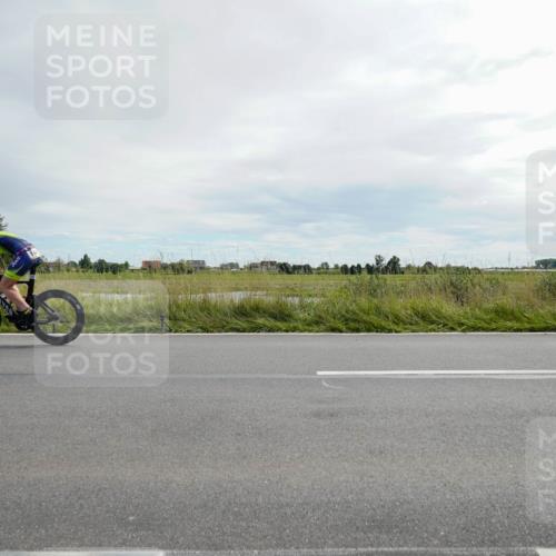 31.08.2025 - Elbe Triathlon Hamburg Michael Burmester http://msf.ph/oto/8694140 31.08.2025 14:37:37 Radfahren  meine-sportfotos.de