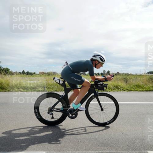 31.08.2025 - Elbe Triathlon Hamburg Michael Burmester http://msf.ph/oto/8694158 31.08.2025 14:40:49 Radfahren  meine-sportfotos.de
