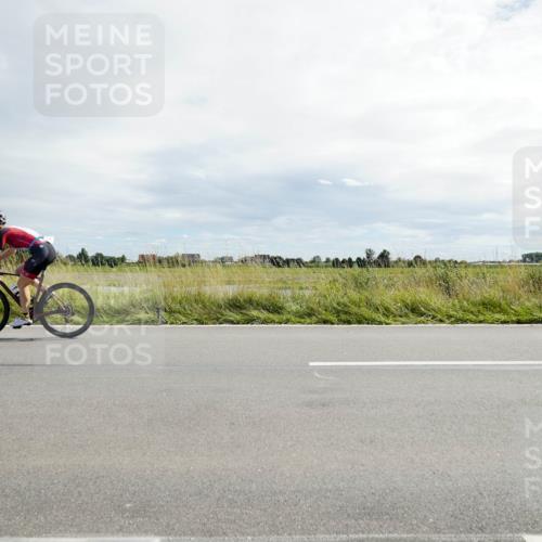 31.08.2025 - Elbe Triathlon Hamburg Michael Burmester http://msf.ph/oto/8694166 31.08.2025 14:41:35 Radfahren  meine-sportfotos.de