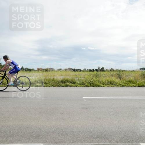 31.08.2025 - Elbe Triathlon Hamburg Michael Burmester http://msf.ph/oto/8694169 31.08.2025 14:42:15 Radfahren  meine-sportfotos.de