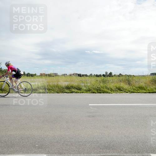 31.08.2025 - Elbe Triathlon Hamburg Michael Burmester http://msf.ph/oto/8694174 31.08.2025 14:42:35 Radfahren  meine-sportfotos.de