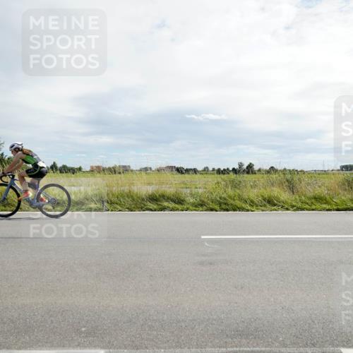 31.08.2025 - Elbe Triathlon Hamburg Michael Burmester http://msf.ph/oto/8694181 31.08.2025 14:43:07 Radfahren  meine-sportfotos.de