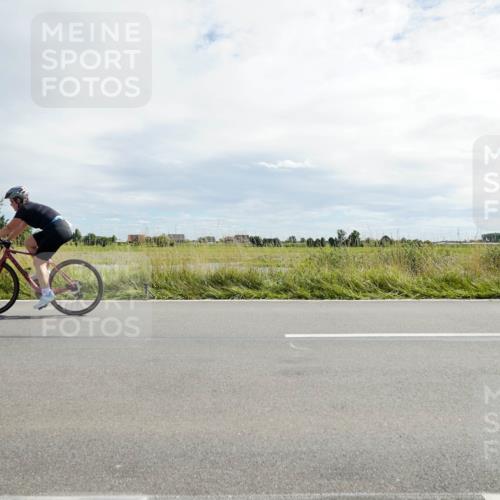 31.08.2025 - Elbe Triathlon Hamburg Michael Burmester http://msf.ph/oto/8694186 31.08.2025 14:43:39 Radfahren 123 meine-sportfotos.de