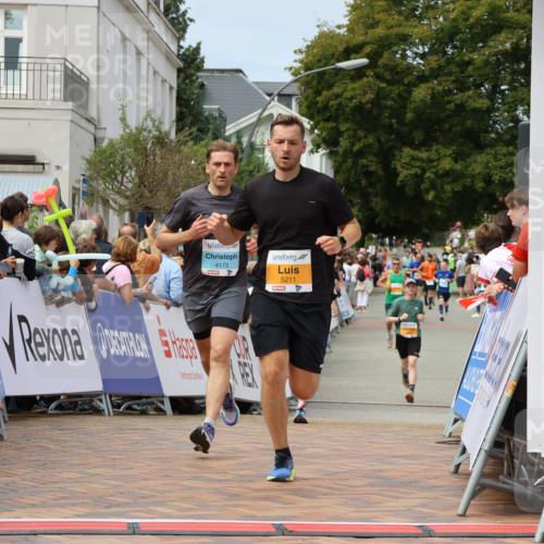 31.08.2025 - 21. Blankeneser Heldenlauf Strokosch-Dieckow http://msf.ph/oto/8694190 31.08.2025 12:35:50 Ziel 5480, 5211, 5089, 4173, 4336 meine-sportfotos.de