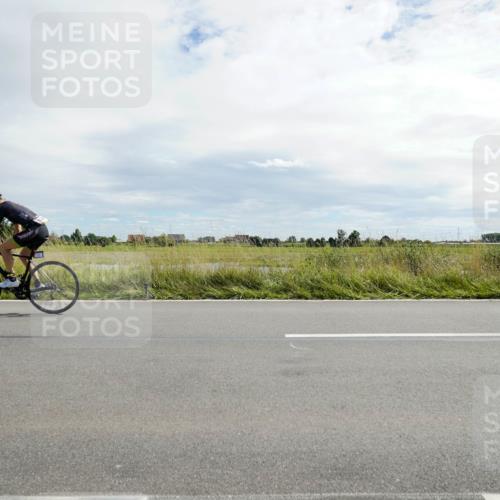 31.08.2025 - Elbe Triathlon Hamburg Michael Burmester http://msf.ph/oto/8694193 31.08.2025 14:44:10 Radfahren 145 meine-sportfotos.de